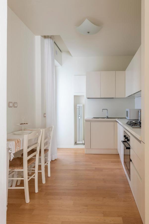 Casa Gramsci Luxury Apartment 佩萨罗 外观 照片