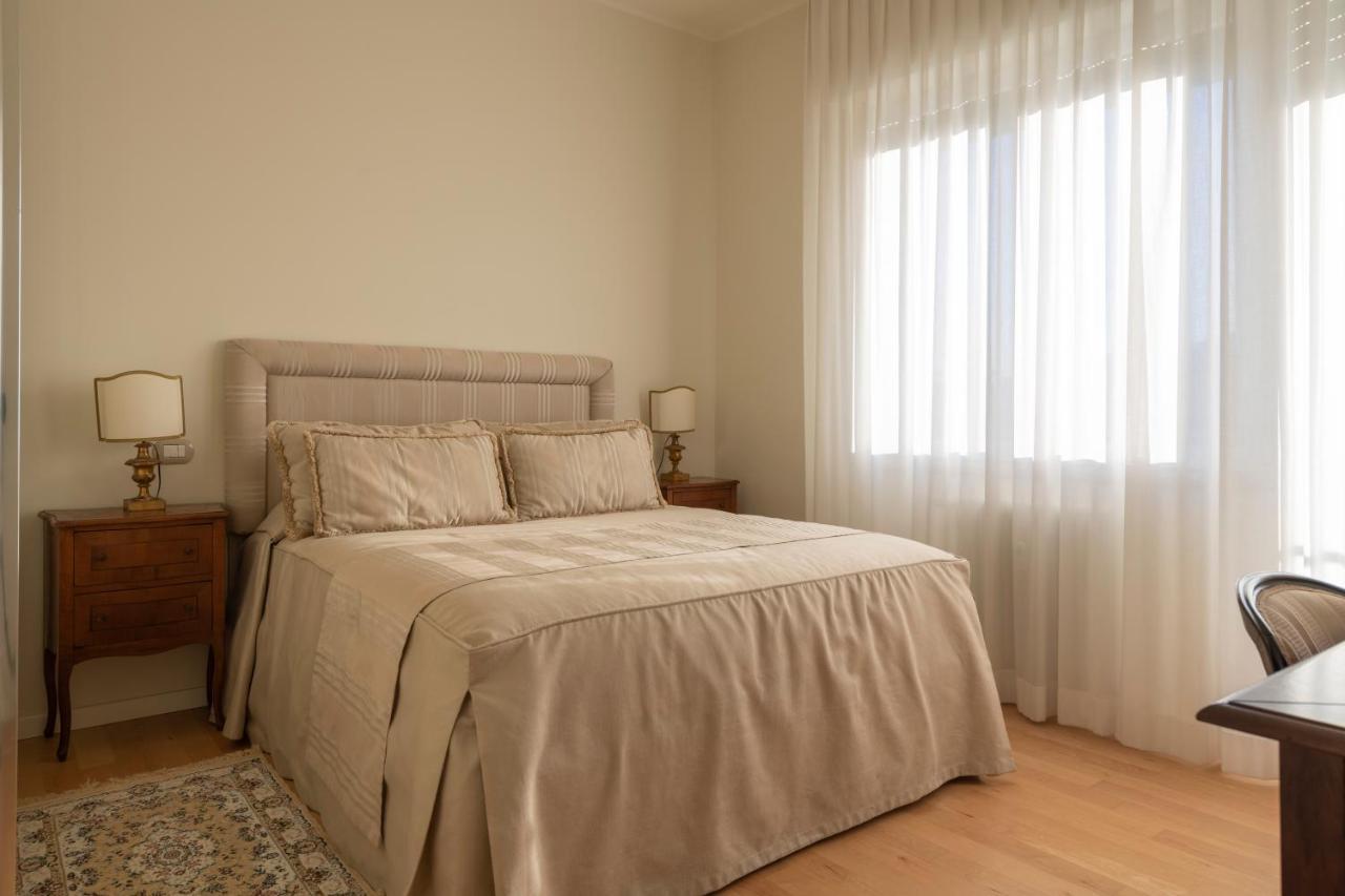 Casa Gramsci Luxury Apartment 佩萨罗 外观 照片