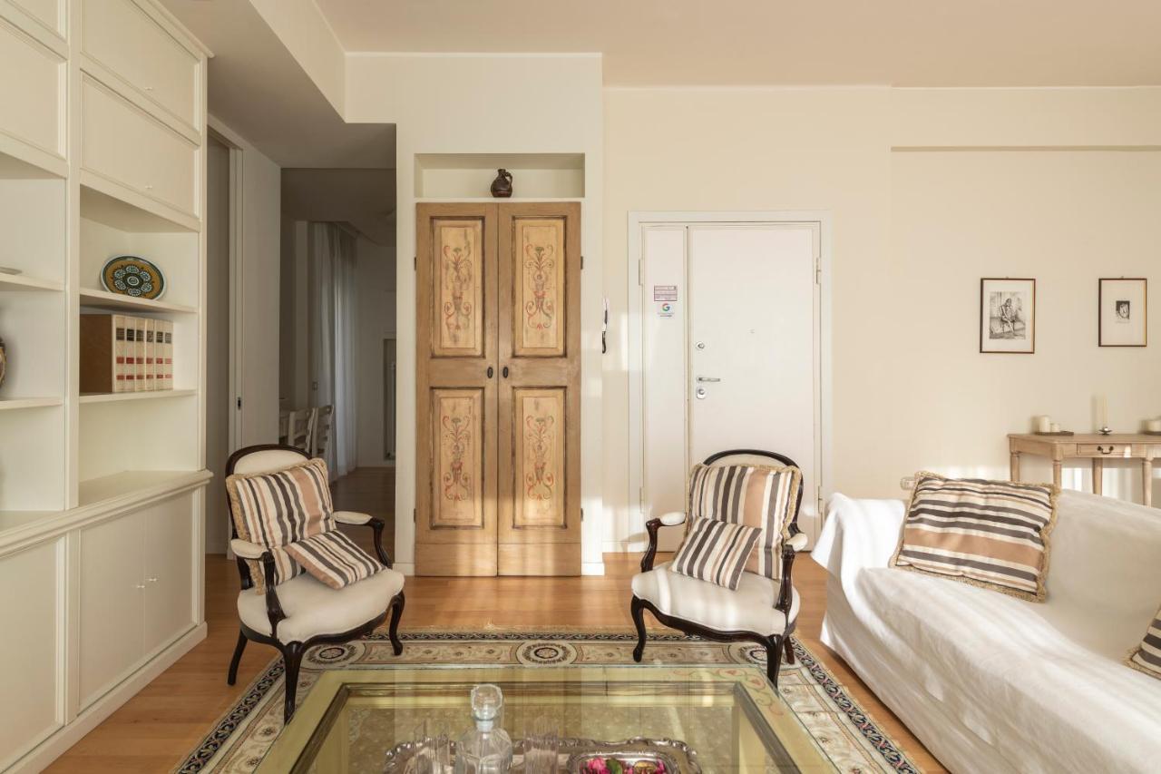 Casa Gramsci Luxury Apartment 佩萨罗 外观 照片