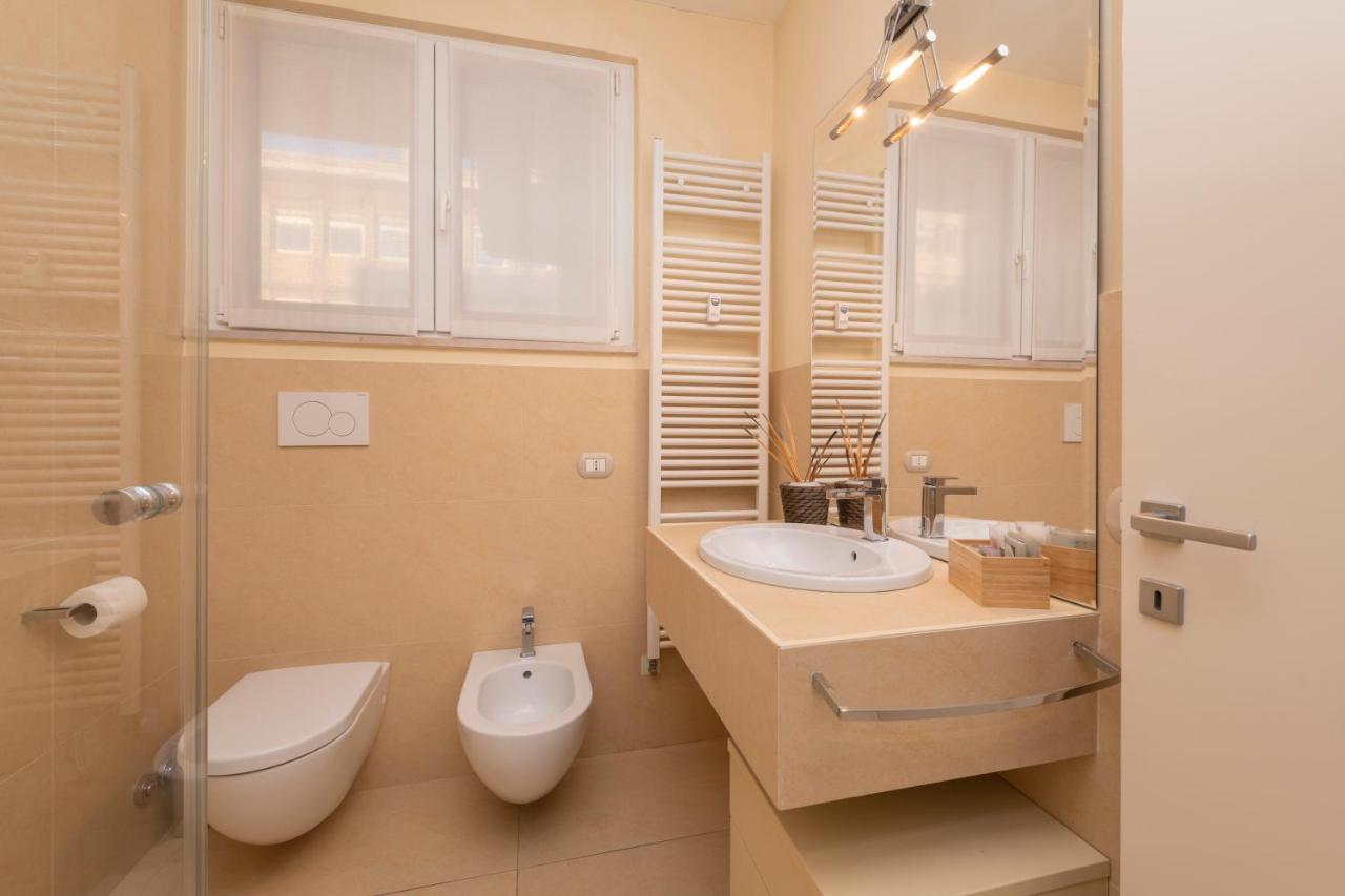 Casa Gramsci Luxury Apartment 佩萨罗 外观 照片